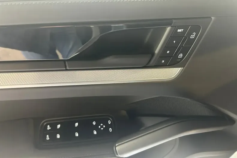 Porsche Cayenne din 2024 cu 13.233 km - oferta POR109495 - foto 14