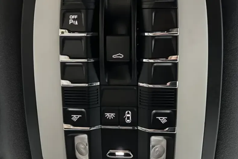 Porsche Macan din 2020 cu 83.473 km - oferta POR109502 - foto 29