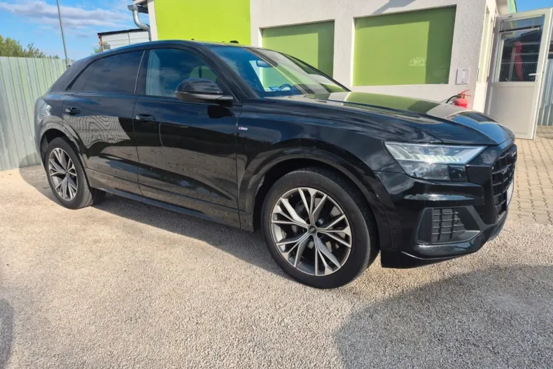 Audi Q8 din 2023 cu 76.145 km - oferta AUD109534 - foto 1