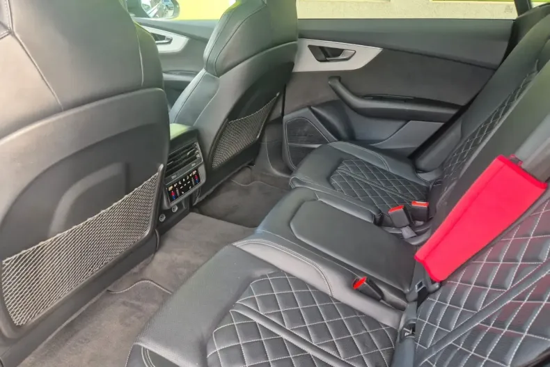 Audi Q8 din 2023 cu 76.145 km - oferta AUD109534 - foto 18