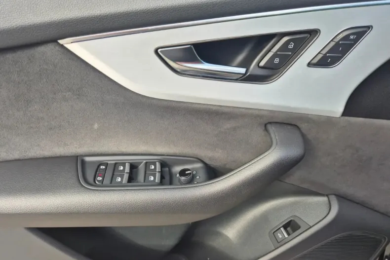 Audi Q8 din 2023 cu 76.145 km - oferta AUD109534 - foto 25