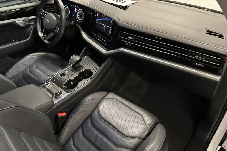 Volkswagen Touareg din 2021 cu 75.000 km - oferta VOL109549 - foto 12