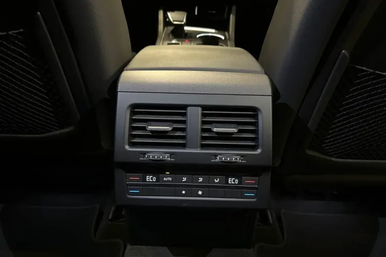 Volkswagen Touareg din 2021 cu 75.000 km - oferta VOL109549 - foto 30