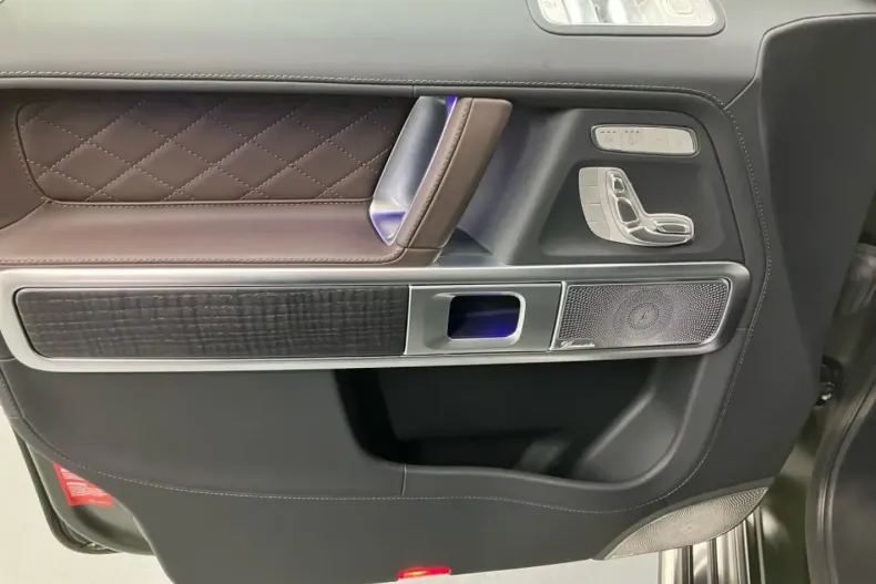 Mercedes-Benz G 500 din 2024 cu 4.000 km - oferta MER109558 - foto 13