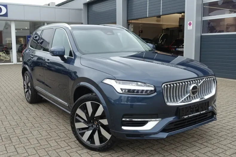 Volvo XC90 din 2024 cu 29.600 km - oferta VOL109615 - foto 2
