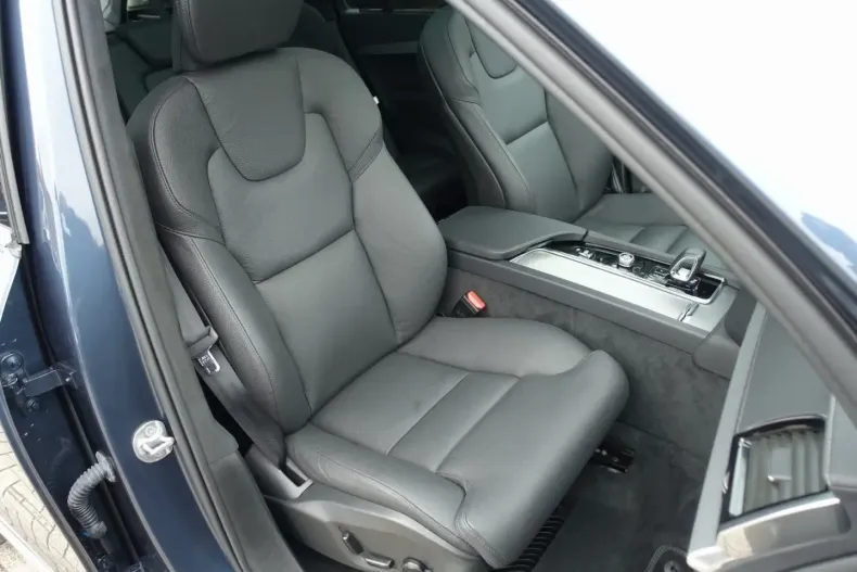 Volvo XC90 din 2024 cu 29.600 km - oferta VOL109615 - foto 9