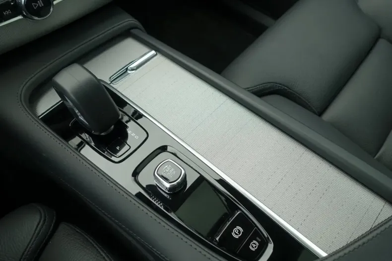 Volvo XC90 din 2024 cu 29.600 km - oferta VOL109615 - foto 17