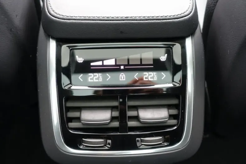 Volvo XC90 din 2024 cu 29.600 km - oferta VOL109615 - foto 20