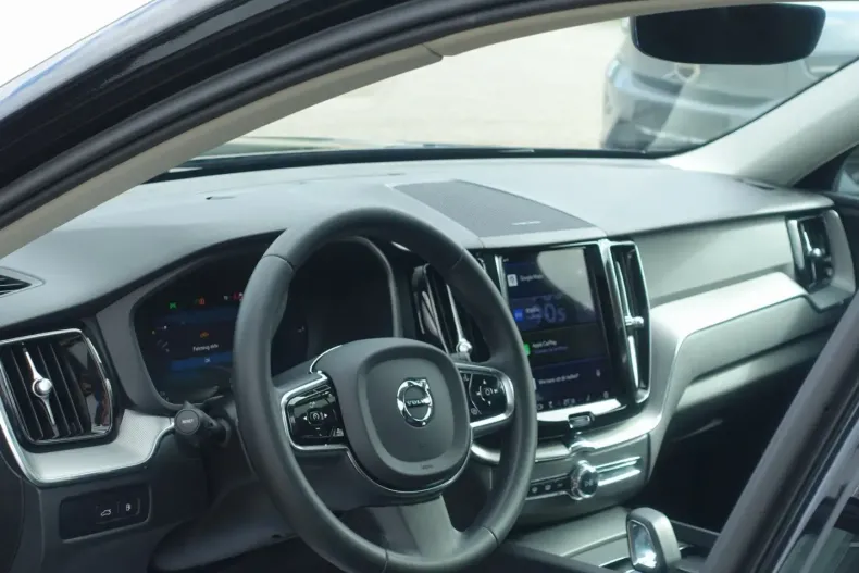 Volvo XC60 din 2022 cu 46.000 km - oferta VOL109619 - foto 11