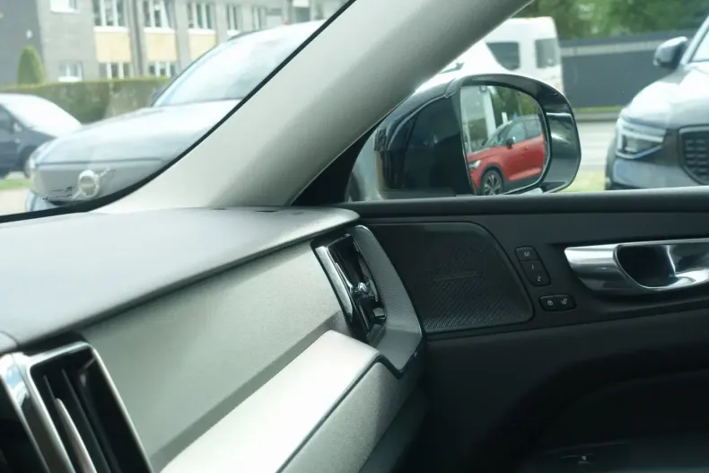 Volvo XC60 din 2022 cu 46.000 km - oferta VOL109619 - foto 27