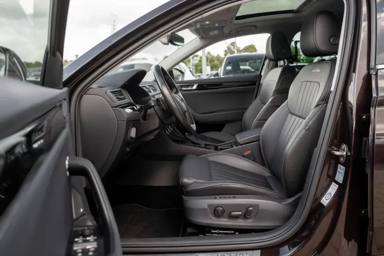 Skoda Superb din 2021 cu 71.227 km - oferta SKO109624 - foto 6