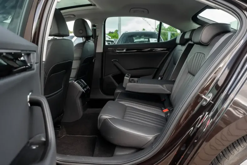 Skoda Superb din 2021 cu 71.227 km - oferta SKO109624 - foto 7