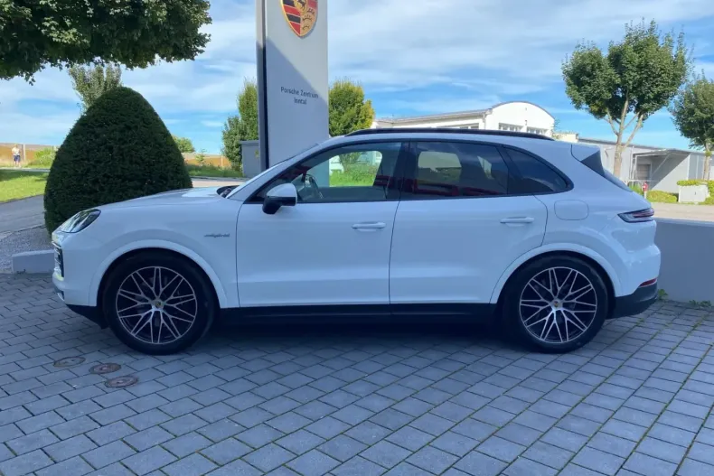Porsche Cayenne din 2024 cu 23.900 km - oferta POR109625 - foto 3