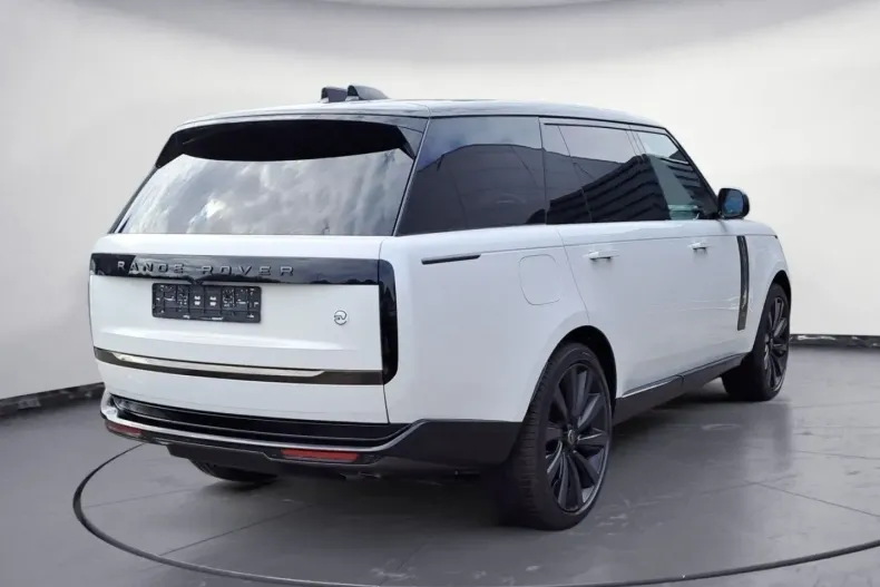 Land Rover Range Rover din 2024 cu 10.519 km - oferta LAN109630 - foto 2