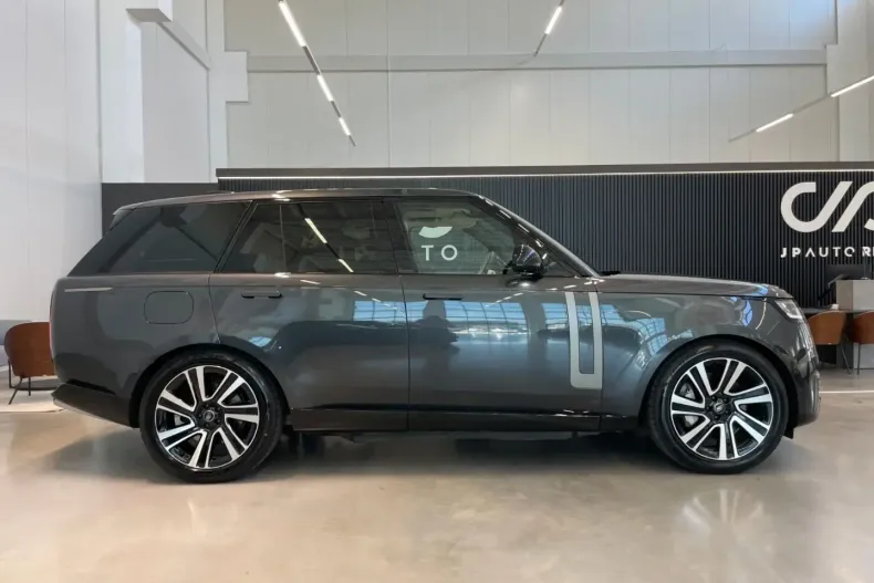 Land Rover Range Rover din 2024 cu 12.038 km - oferta LAN109638 - foto 6
