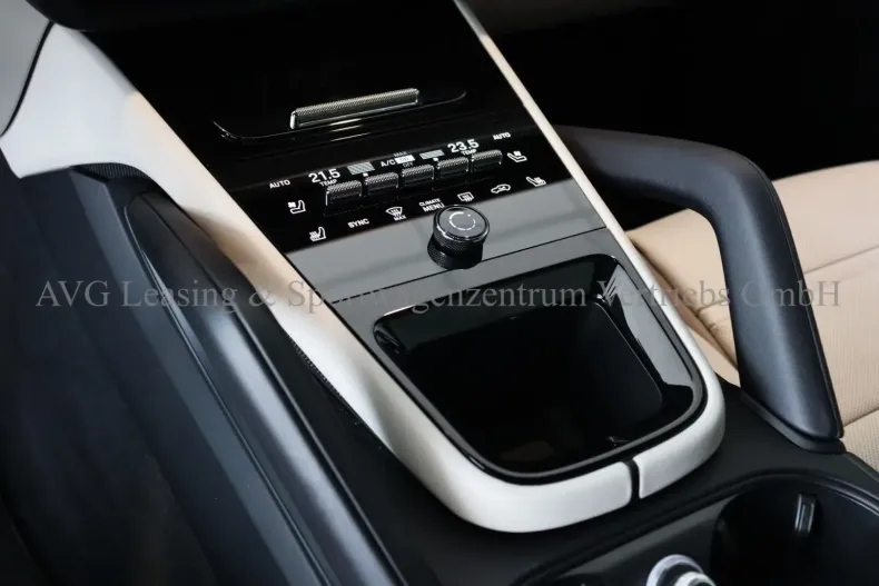 Porsche Cayenne din 2024 cu 24.445 km - oferta POR109644 - foto 16