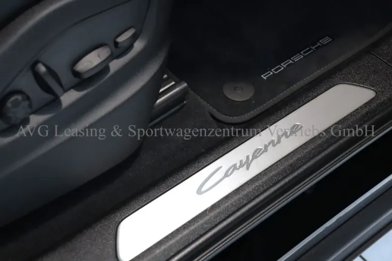 Porsche Cayenne din 2024 cu 24.445 km - oferta POR109644 - foto 24