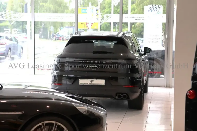 Porsche Cayenne din 2024 cu 24.445 km - oferta POR109644 - foto 37
