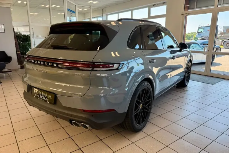 Porsche Cayenne din 2024 cu 3.997 km - oferta POR109677 - foto 5
