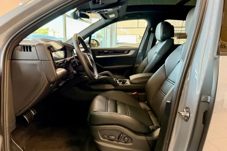 Porsche Cayenne din 2024 cu 3.997 km - oferta POR109677 - foto 8