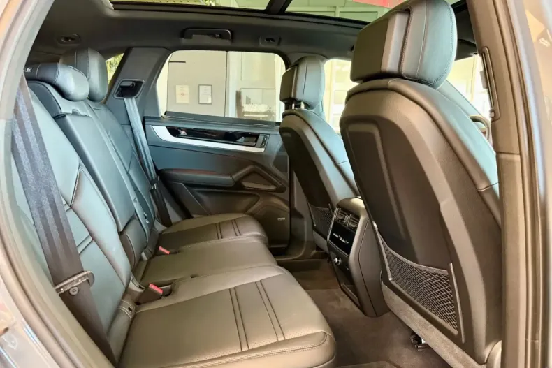 Porsche Cayenne din 2024 cu 3.997 km - oferta POR109677 - foto 12