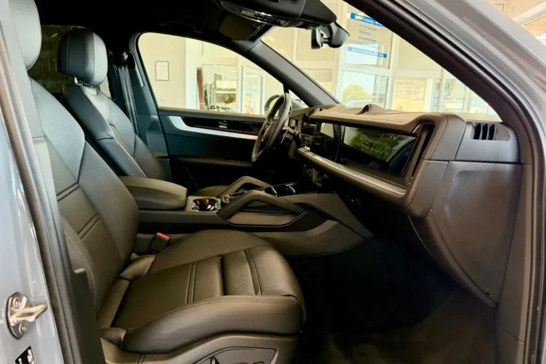 Porsche Cayenne din 2024 cu 3.997 km - oferta POR109677 - foto 13