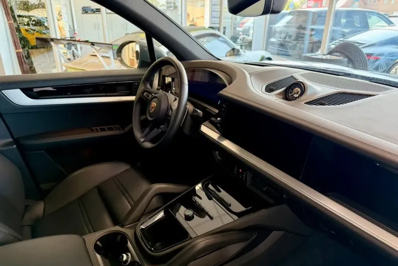 Porsche Cayenne din 2024 cu 3.997 km - oferta POR109677 - foto 14