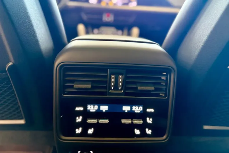 Porsche Cayenne din 2024 cu 3.997 km - oferta POR109677 - foto 20