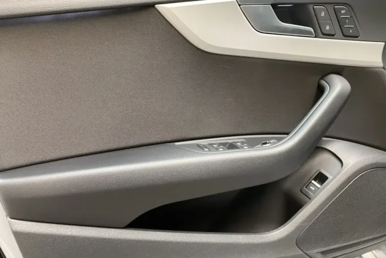 Audi A4 din 2024 cu 19.231 km - oferta AUD109750 - foto 8