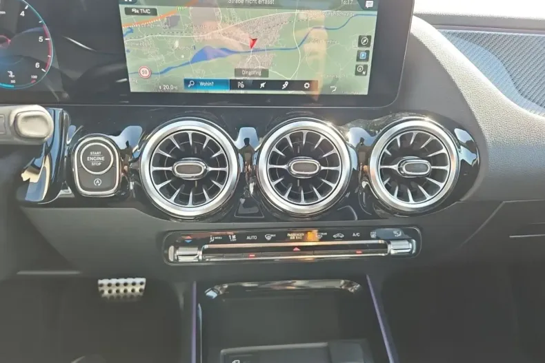 Mercedes-Benz GLA 220 din 2022 cu 62.811 km - oferta MER109777 - foto 9