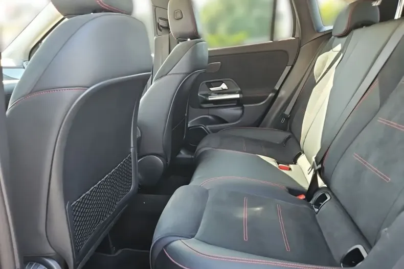 Mercedes-Benz GLA 220 din 2022 cu 62.811 km - oferta MER109777 - foto 11