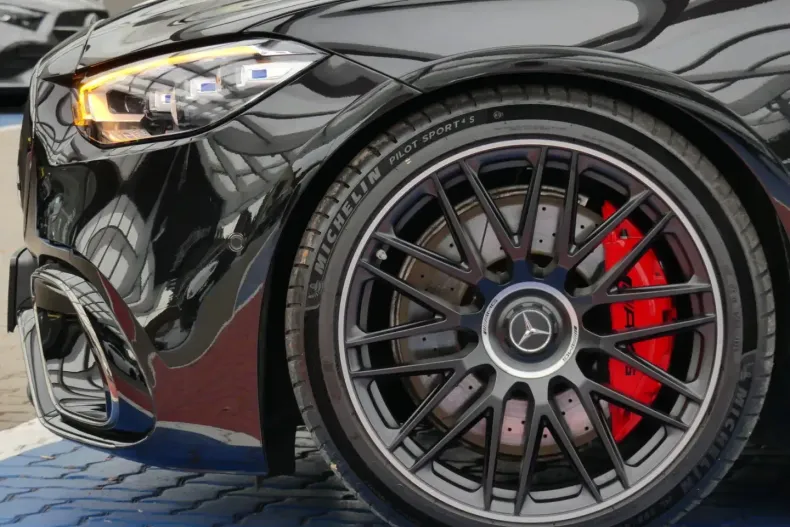 Mercedes-Benz S 63 AMG din 2024 cu 21.165 km - oferta MER109803 - foto 1