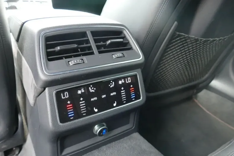 Audi RS6 din 2020 cu 98.900 km - oferta AUD109806 - foto 17