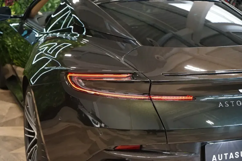 Aston Martin DB12 din 2024 cu 2.501 km - oferta AST109807 - foto 9