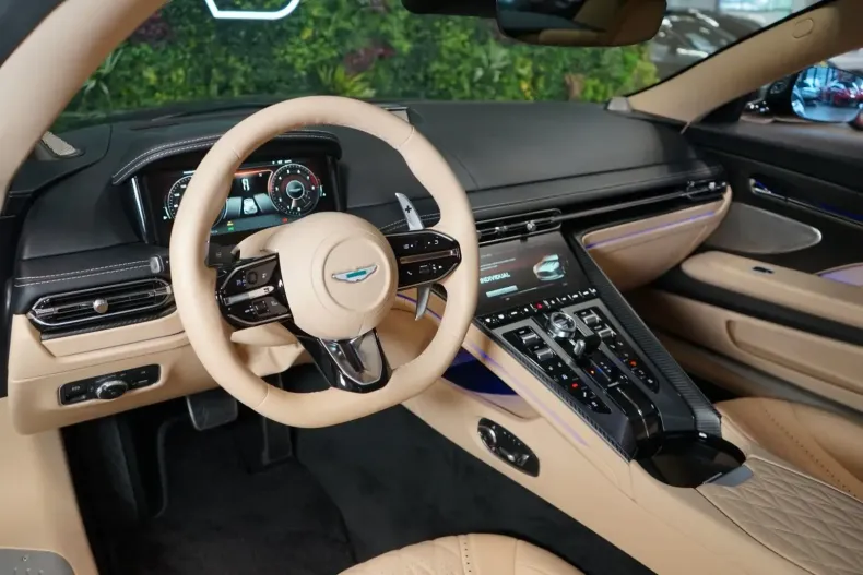 Aston Martin DB12 din 2024 cu 2.501 km - oferta AST109807 - foto 14