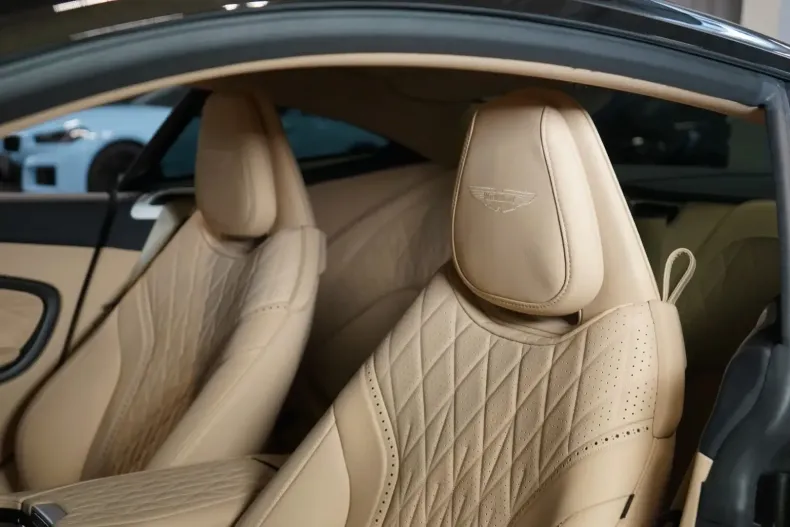 Aston Martin DB12 din 2024 cu 2.501 km - oferta AST109807 - foto 18