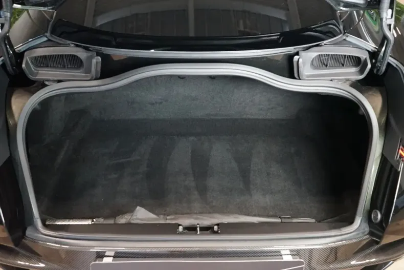 Aston Martin DB12 din 2024 cu 2.501 km - oferta AST109807 - foto 22