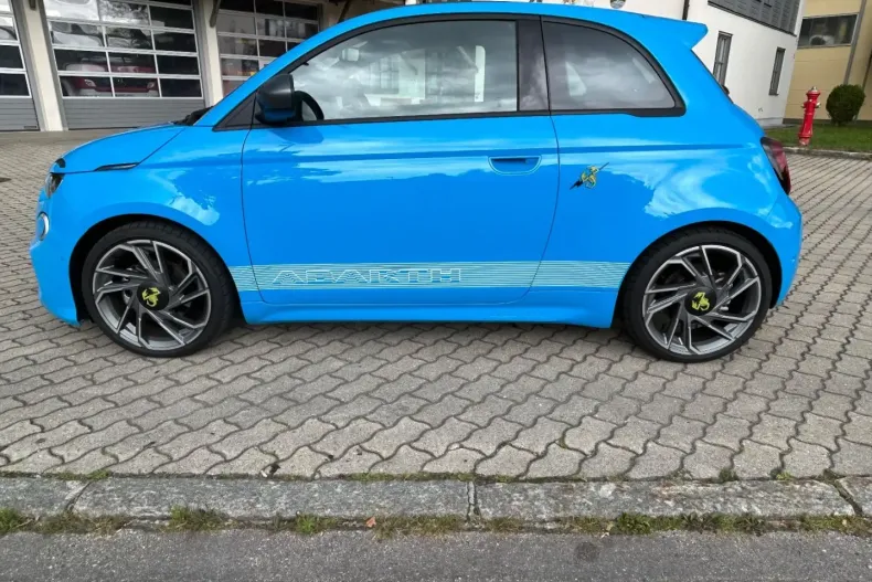 Abarth 500 din 2023 cu 5.995 km - oferta ABA109820 - foto 2