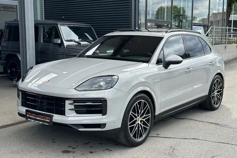 Porsche Cayenne din 2023 cu 53.453 km - oferta POR109823 - foto 1