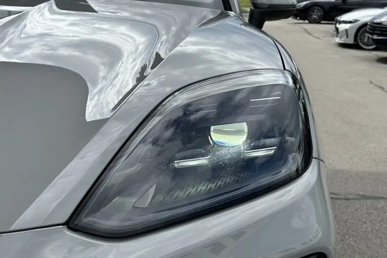 Porsche Cayenne din 2023 cu 53.453 km - oferta POR109823 - foto 4