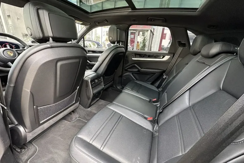 Porsche Cayenne din 2023 cu 53.453 km - oferta POR109823 - foto 11