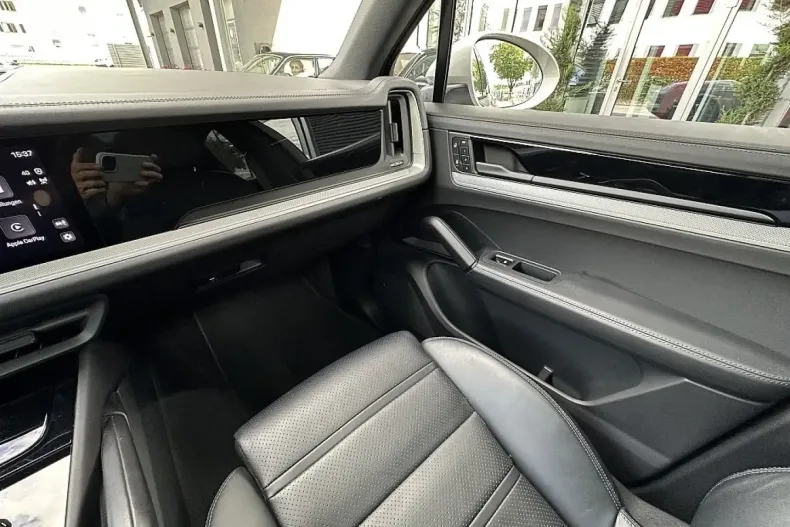 Porsche Cayenne din 2023 cu 53.453 km - oferta POR109823 - foto 19