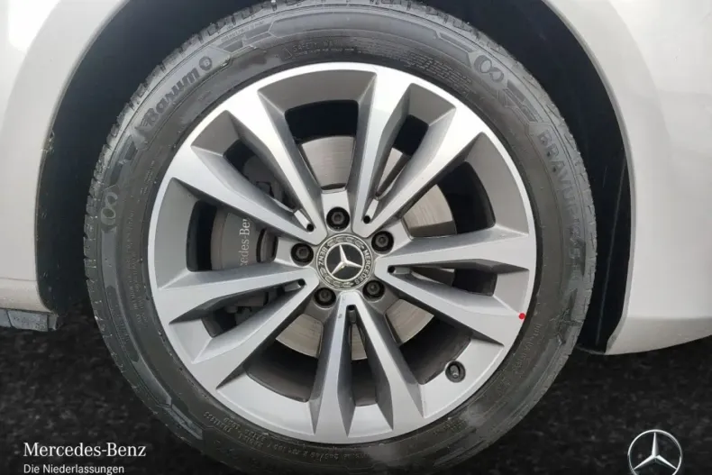 Mercedes-Benz V 300 din 2020 cu 79.794 km - oferta MER109834 - foto 4