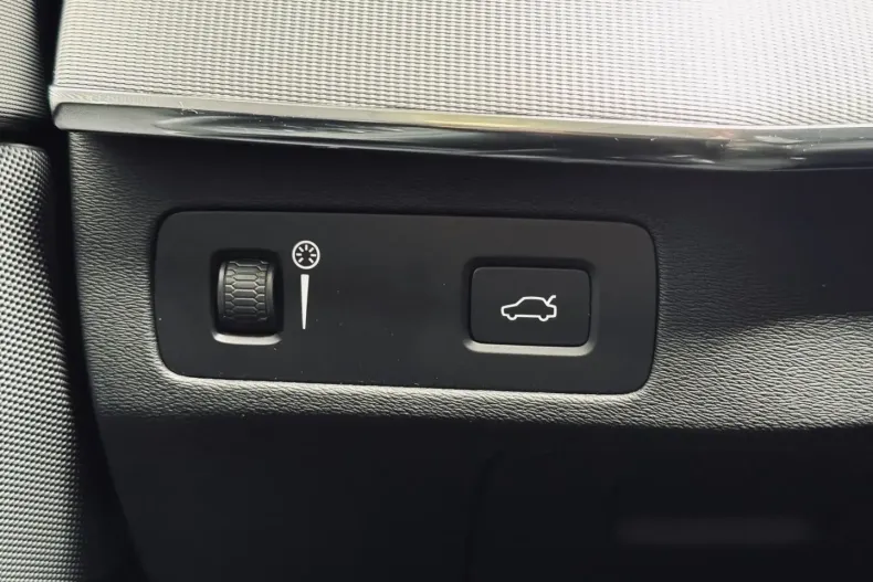 Volvo XC90 din 2021 cu 88.687 km - oferta VOL109838 - foto 21