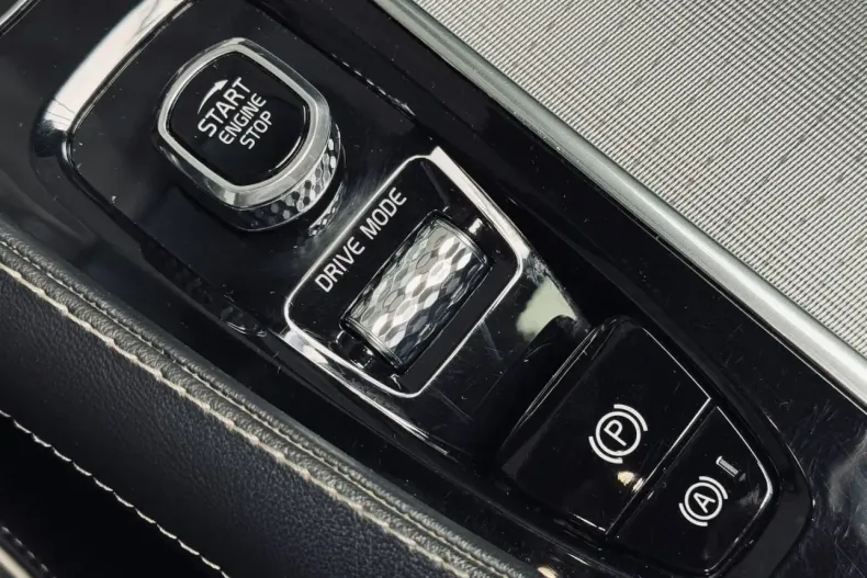 Volvo XC90 din 2021 cu 88.687 km - oferta VOL109838 - foto 36