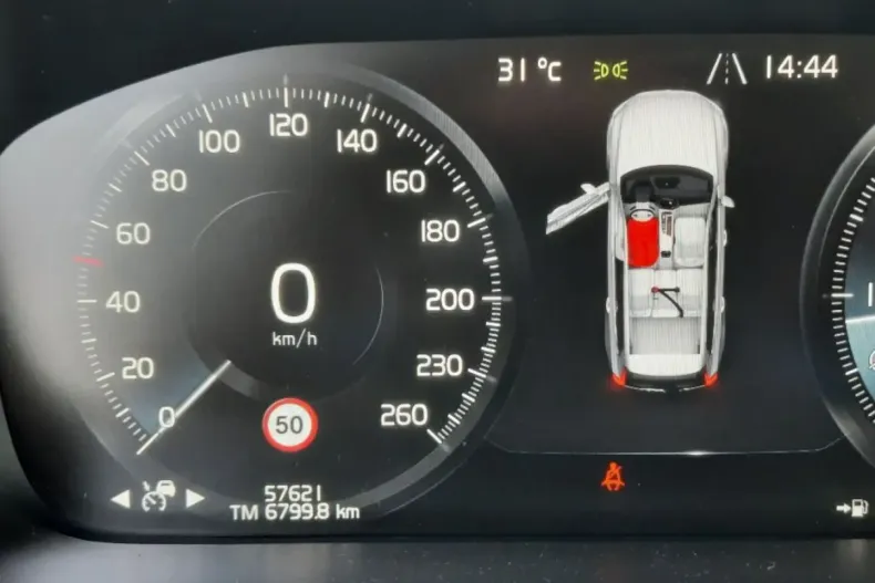 Volvo XC90 din 2021 cu 57.621 km - oferta VOL109847 - foto 13