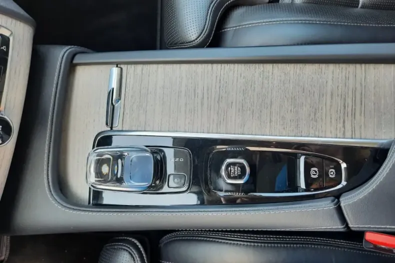 Volvo XC90 din 2021 cu 57.621 km - oferta VOL109847 - foto 15