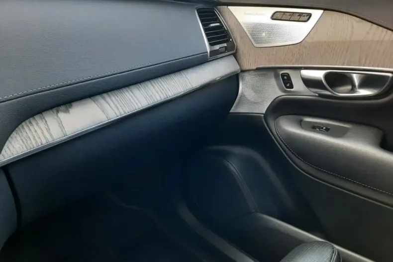 Volvo XC90 din 2021 cu 57.621 km - oferta VOL109847 - foto 16