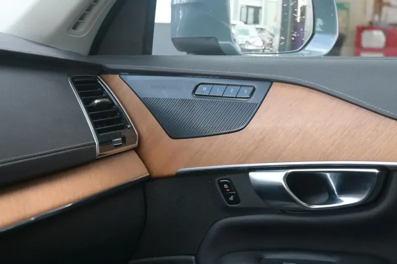 Volvo XC90 din 2021 cu 77.891 km - oferta VOL109850 - foto 22