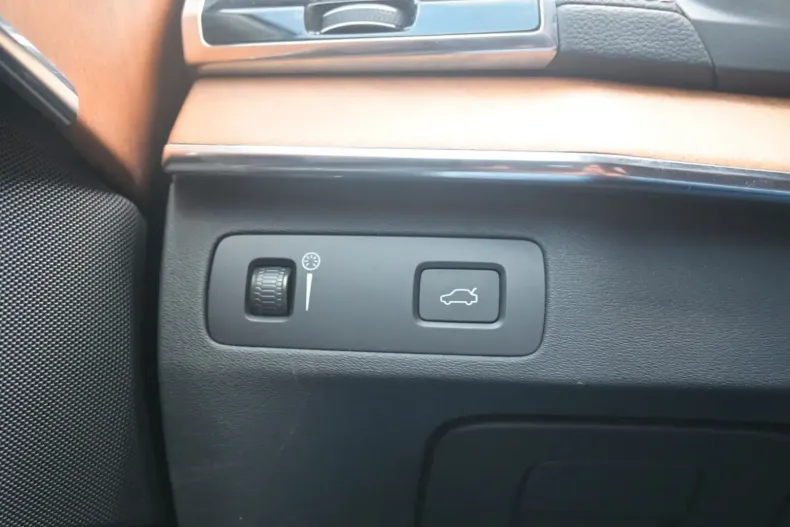 Volvo XC90 din 2021 cu 77.891 km - oferta VOL109850 - foto 26